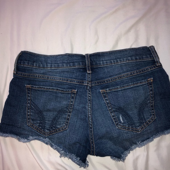 Hollister shorts with floral design size 3 - low rise shorts - Picture 5 of 5